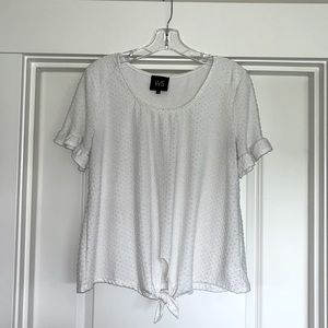 Cute top ! ties in front